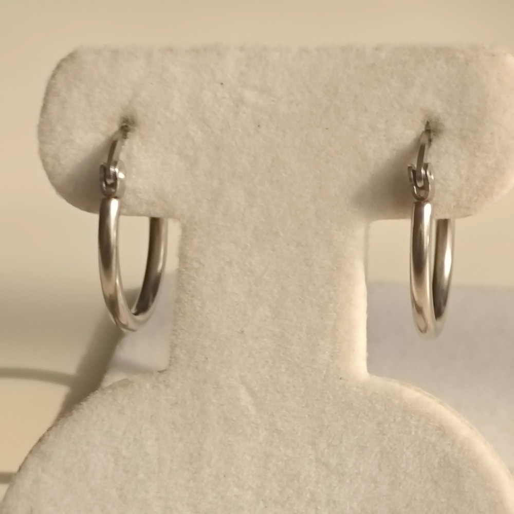 Silver Tone Polished Round Small Hoop Earrings Hinge Snap Minimalist Jewelry - Picture 2 of 4